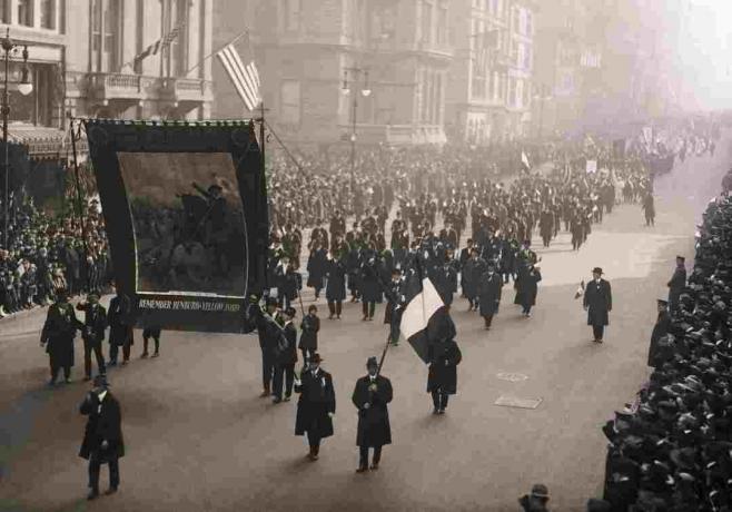 תצלום של מצעד יום פטריק הקדוש בשנת 1919
