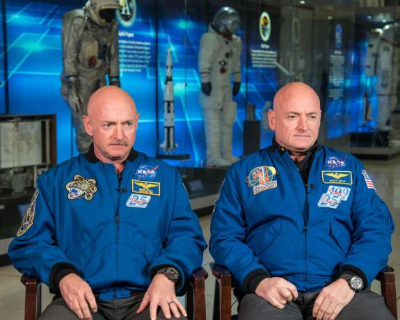 מארק וסקוט קלי, אסטרונאוטים תאומים.