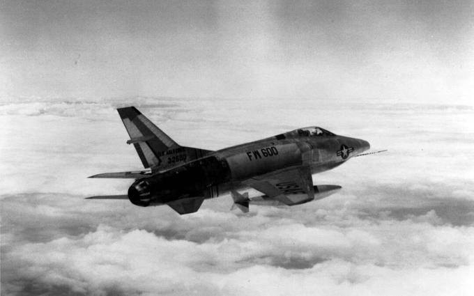 RF-100 סופר סאבר