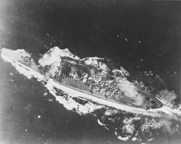 יאמאטו במהלך קרב ים סיבויאן