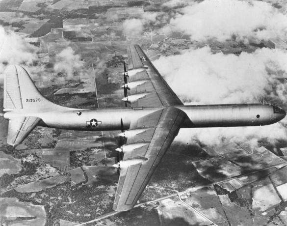 XB-36 שלום, טיסה ראשונה